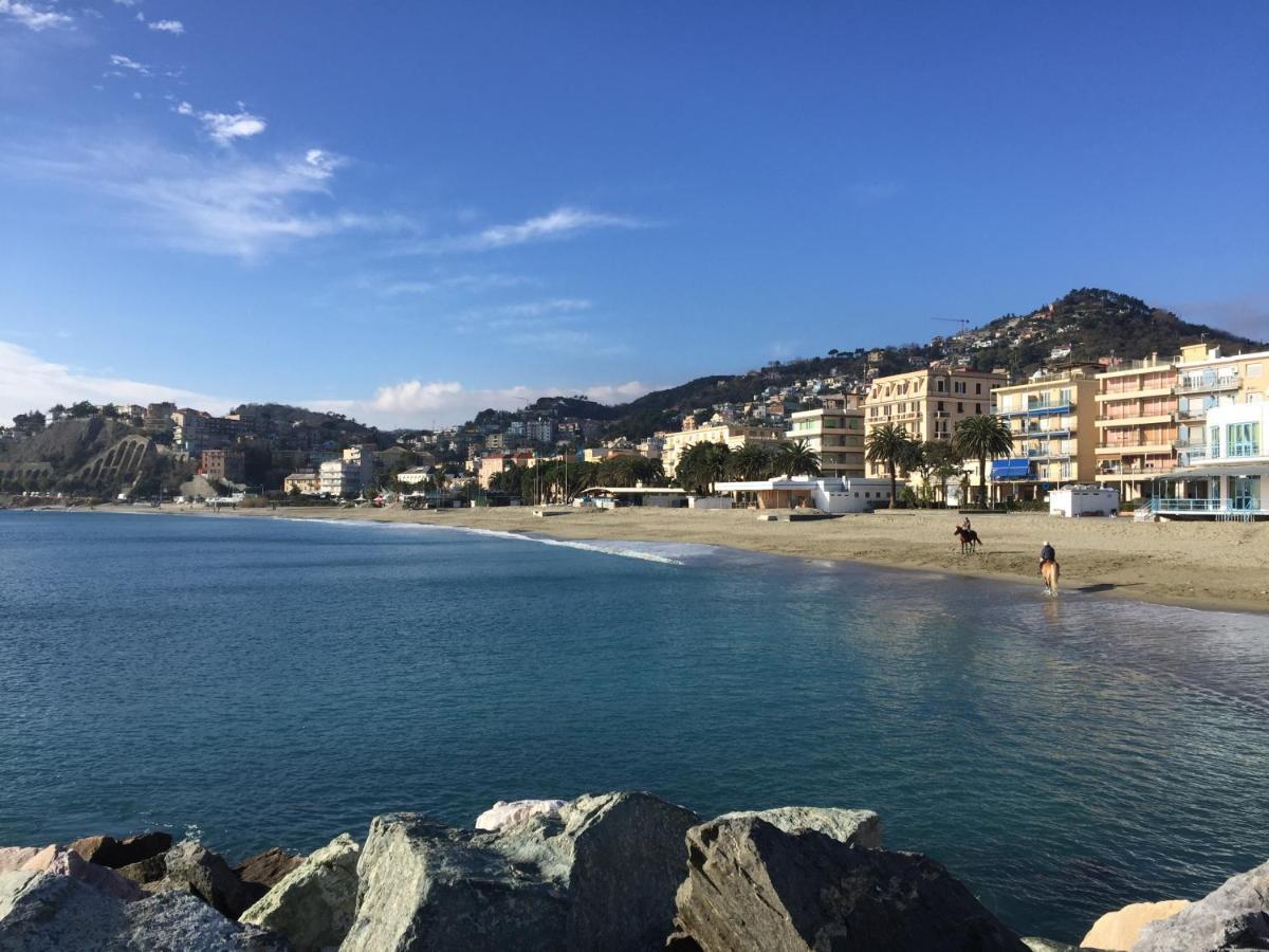 Apartamento Il Mare In Piazza Albisola Superiore Exterior foto