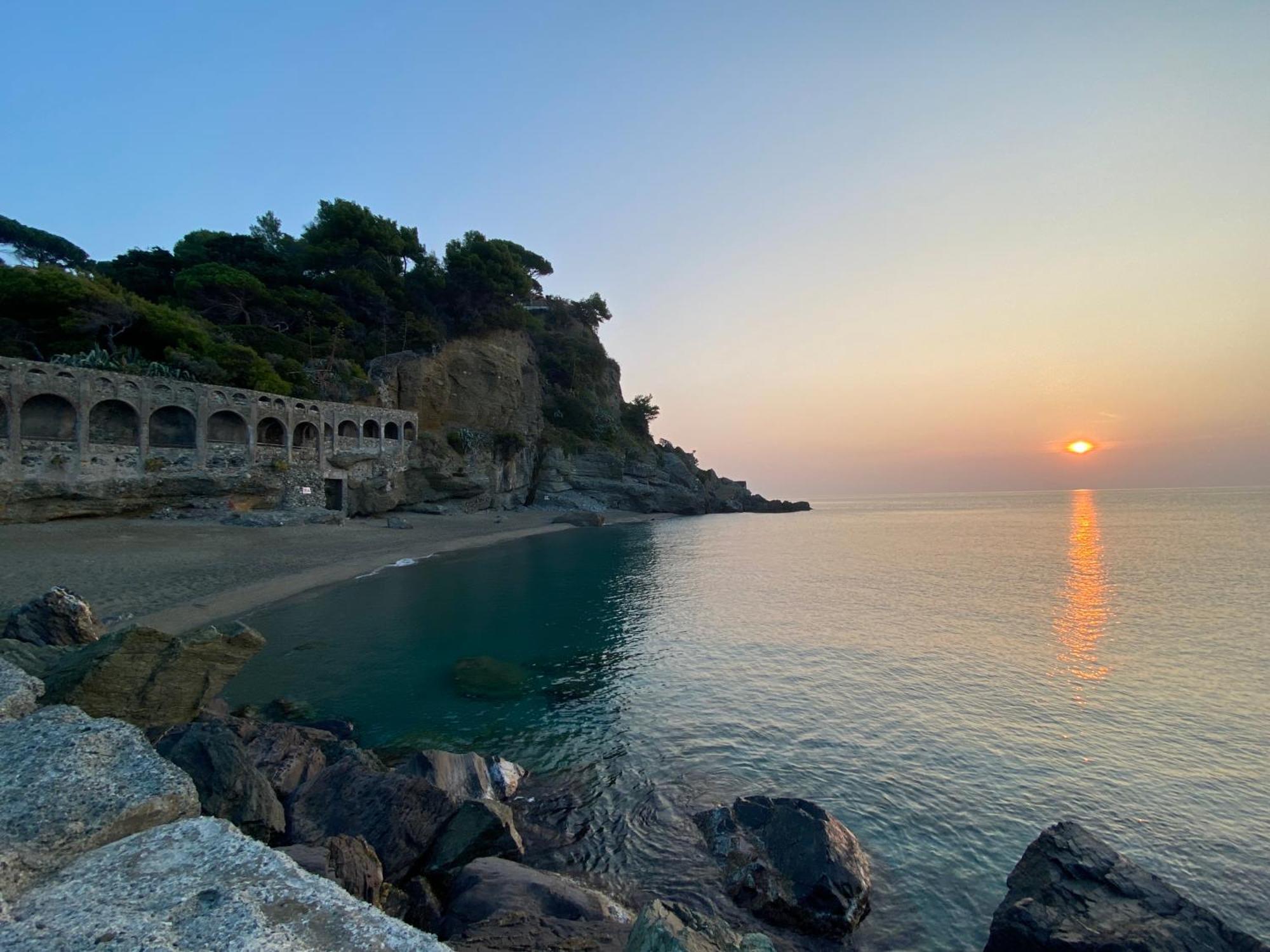 Apartamento Il Mare In Piazza Albisola Superiore Exterior foto